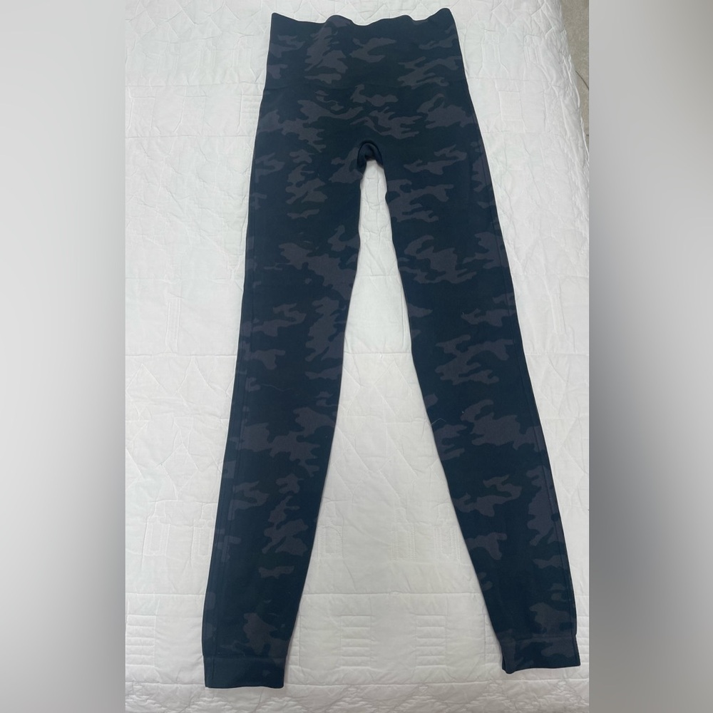 SPANX Charcoal Camouflage Leggings